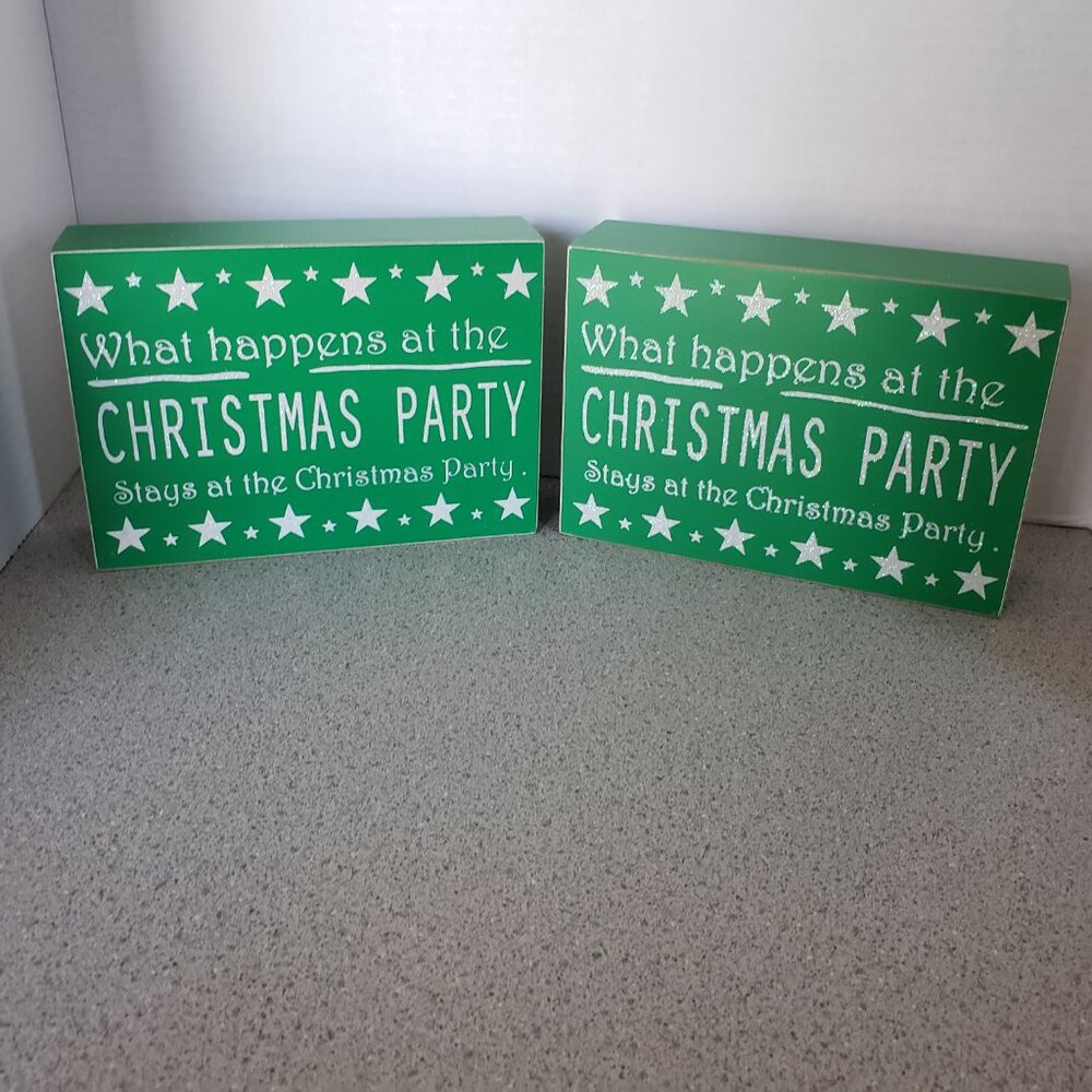 2 sign's Christmas decor bundle